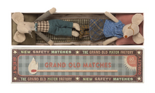 Load image into Gallery viewer, Grandma &amp; Grandpa Mice in a Matchbox - TREEHOUSE kid and craft